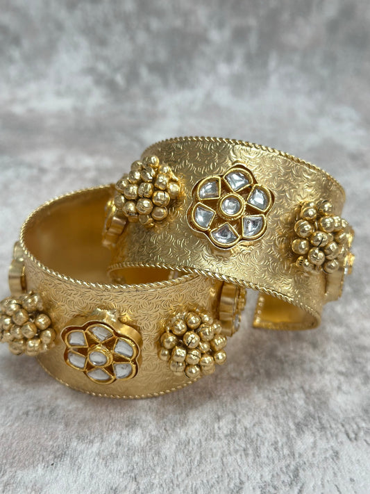 Anika Cuff - Single